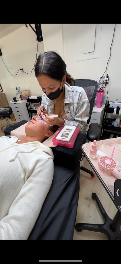 Lash application in progress